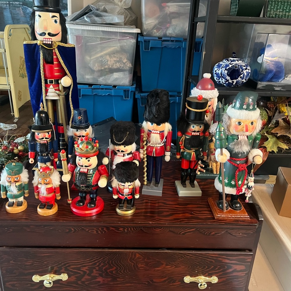 Bundle of 12 nutcrackers